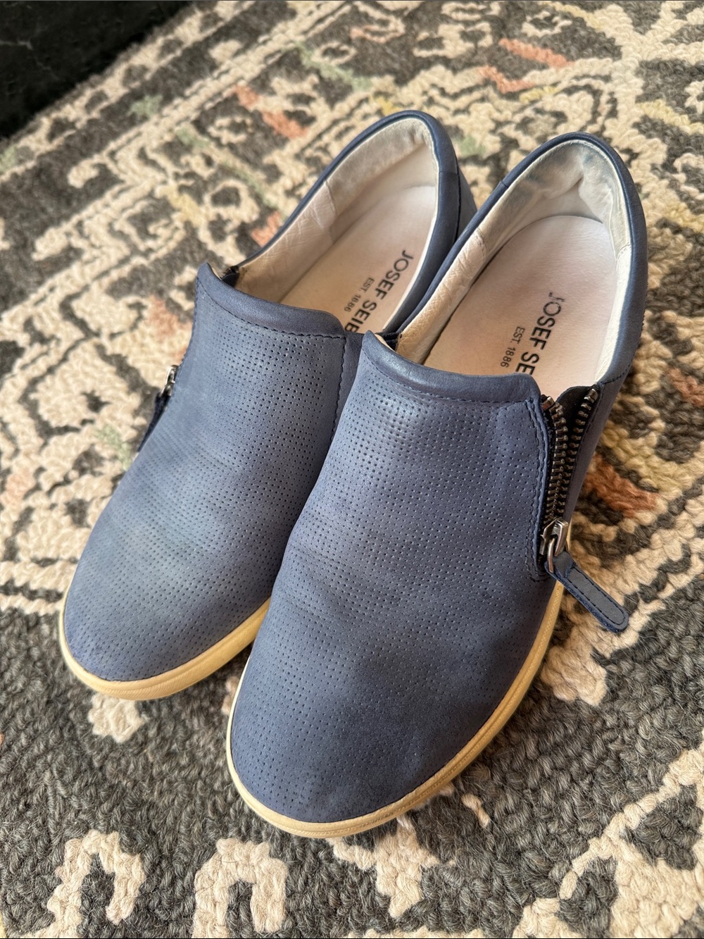 Josef Seibel blue leather side zip Women Soft Leather Shoes Claire  39 (8-8.5)